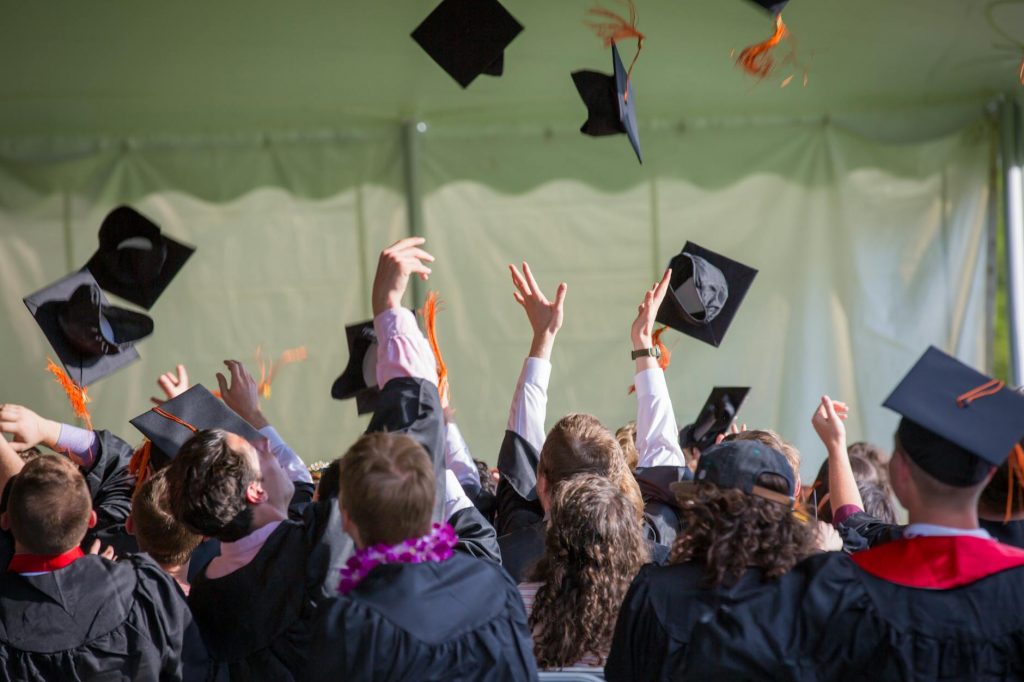 Welche Dokumente müssen für die Universität beglaubigt übersetzt werden?
